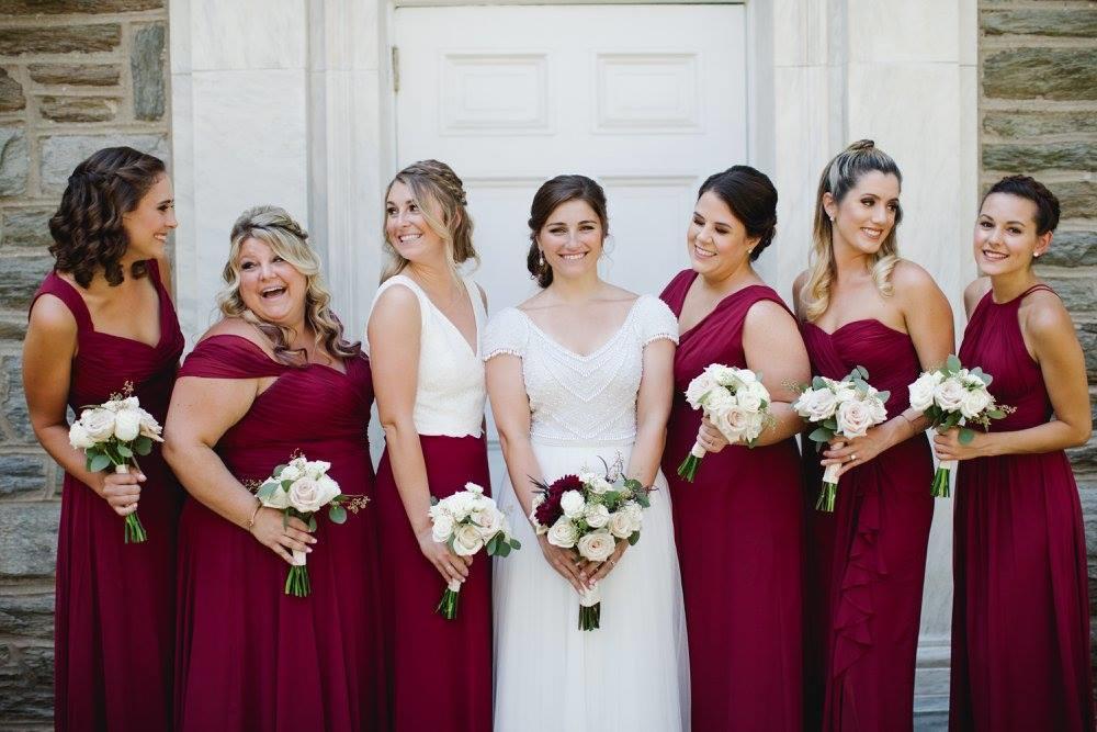 Eight Creative Ways to Make Your Maid of Honor Stand Out